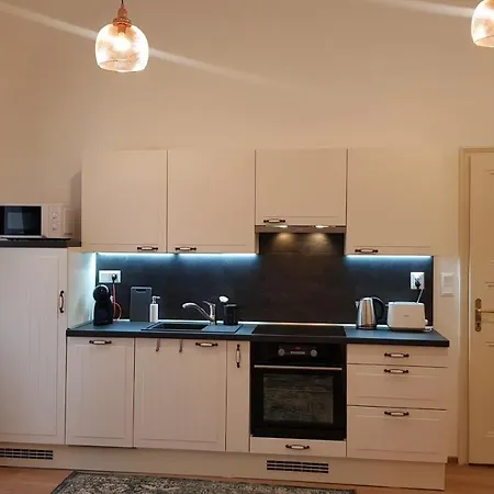 Lovely Center Apartment