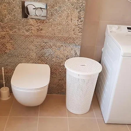 Lovely Center Apartment