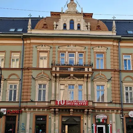 Lovely Center Apartment